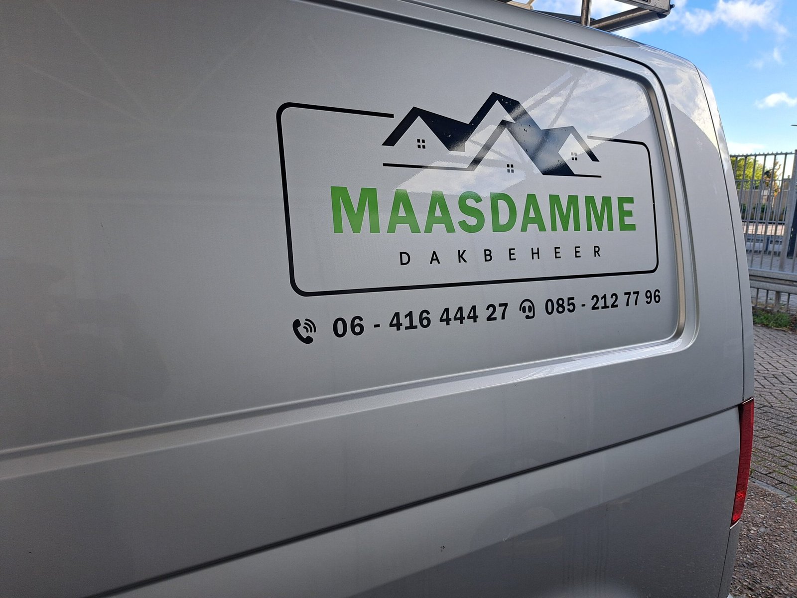Maasdamme Dakbeheer